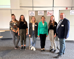 Gruppenfoto mit 5 Frauen und einem Mann