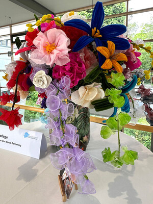 Blumenstrauß, gefertigt aus Textilien
