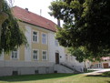 Rathaus und Teil von Schloss Spielberg