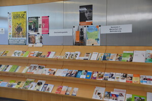 Foto Prospekteauslage auf der Galerie