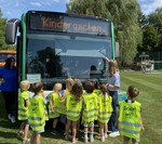 Kinder beim Bustraining