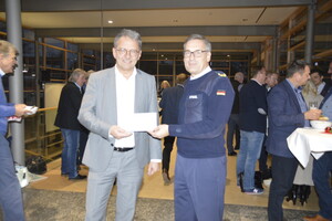 Bild von Landrat Kermasin und General Scheibl