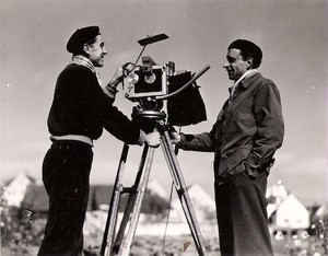 Foto: Historisches Bild - Zwei Männer mit Filmkamera